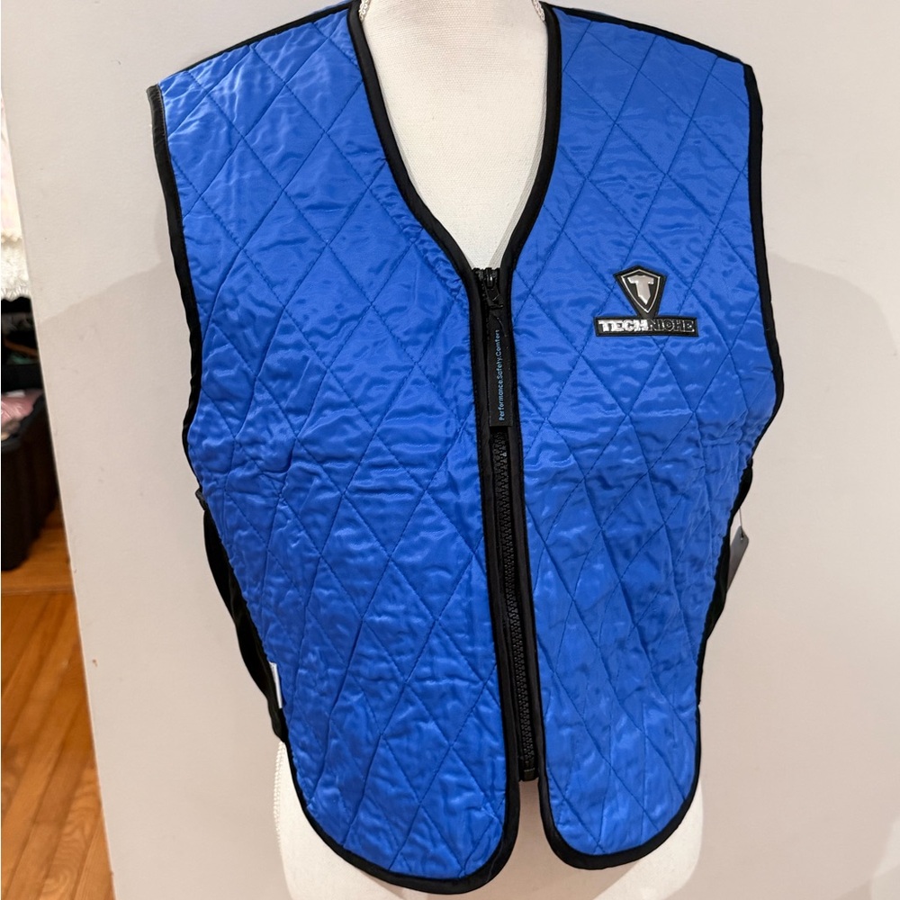 TechNiche Evaporative Cooling Sport Vest, Powered by HyperKewl size M